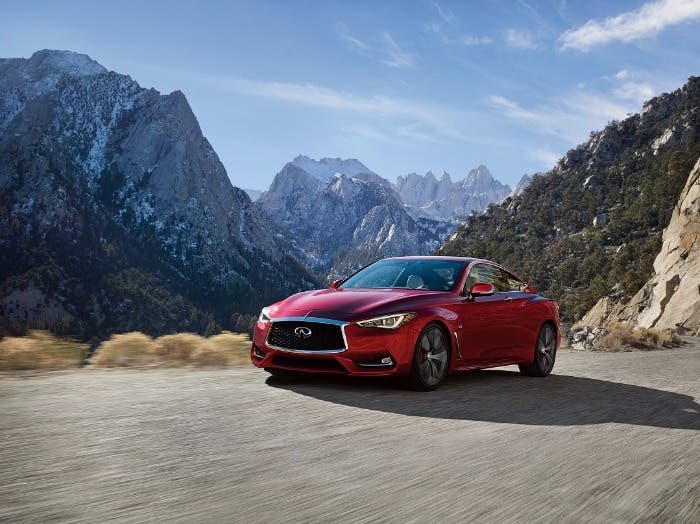 키트 해링턴의 새 왕좌는
인피니티 Q60?