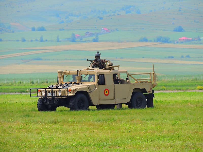 람보르기니에서 전기차까지, 세계 각 국의 군용차