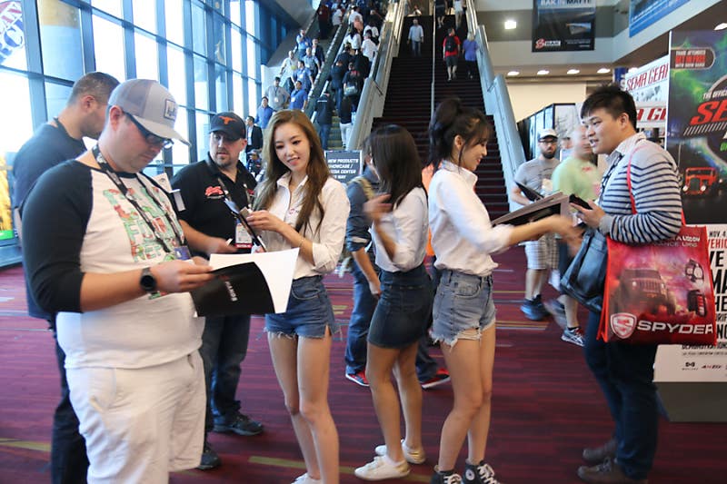 레이싱모델, 매혹 속에 감춰진 과제와 가능성