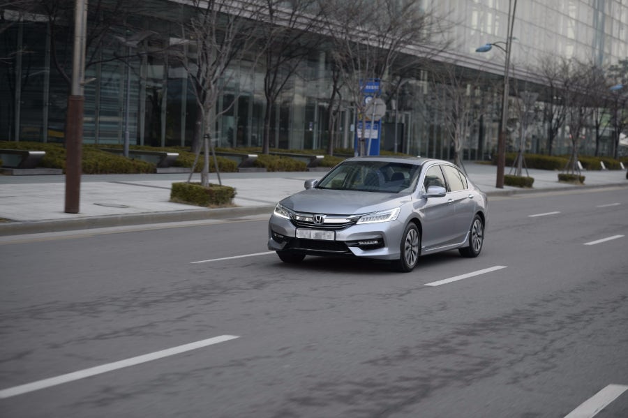 혼다 어코드 하이브리드,
완벽하게 조화된 두 개의 심장