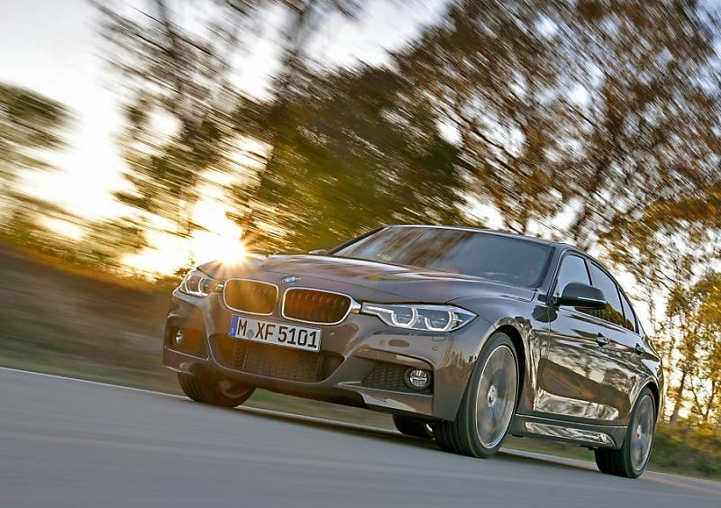 가격은 고정하고 성능은 향상시킨
BMW 330i M 스포츠 패키지