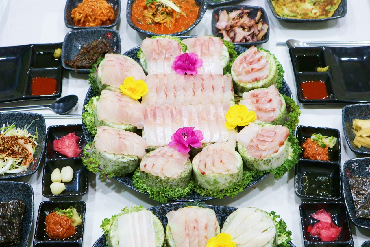 여수 신월동 맛집 끝내주는 민어회