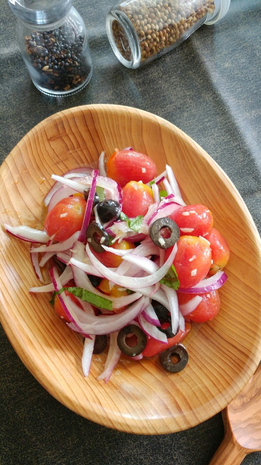 텃밭요리> 방울토마토 마리네이트 샐러드. 고수씨 활용소스 : 네이버 포스트” style=”width:100%”><figcaption>텃밭요리> 방울토마토 마리네이트 샐러드. 고수씨 활용소스 : 네이버 포스트</figcaption></figure>
</div>
<p><p><텃밭요리> 방울토마토 마리네이트 샐러드. 고수씨 활용소스</p>
<p> NAVER Corp.</p>
</p>
<hr>
<p>정말 유용한 살림고수 요리꿀팁 5가지</p>
<p><p>알아두면 유용한 살림고수 요리꿀팁 5가지 안녕하세요 줌마토깽 입니다^^ 평소 요리를 참 좋아하는지라 거의 매일 요리를 하는데요 같은 상황에서도 간단한 요령을 알면 훨씬 요리가 쉬워진답니다 오늘은 알아두면 정말 유용한 살림고수 요리꿀팁 5가지를 소개해 드릴께요 1. 지단 얇게 써는법 지단 김밥을 만들거나 떡국위에 지단을 올릴때 지단을 최대한 얇게 써는게 좋은데요 그냥 사진처럼 펼쳐서 썰면 아무리 얇게 썬다해도 모양도 일정치 않고 두껍게 썰리더라구요 이럴때 간단한 요령을 알고 계시면 얇고 균일하게 썰수 있는데요 먼저 얇게 펼쳐진 지단을 돌돌돌 말아주세요 그 다음 칼로 일정하게 썰어주시면 모양도 균일하게 나오구요 무엇보다 그냥 펼쳐진 채 써는 것보다 훨씬 얇게 잘 썰어진답니다 2. 가스비 절약 계란삶기 평소 ..</p>
</p>
<ul>
<li><span>Image source: krtiptiptip.tistory.com</span></li>
<li><span>Views: 7015</span></li>
<li><span>Publish date: 48 minute ago</span></li>
<li><span>Downloads: 106404</span></li>
<li><span>Likes: 3817</span></li>
<li><span>Dislikes: 5</span></li>
</ul>
<div>
<figure><img decoding=