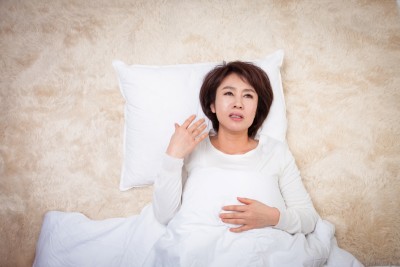 갱년기 불청객 '열'
맨손으로 내리고
안면홍조 없애는 법
: 네이버 포스트