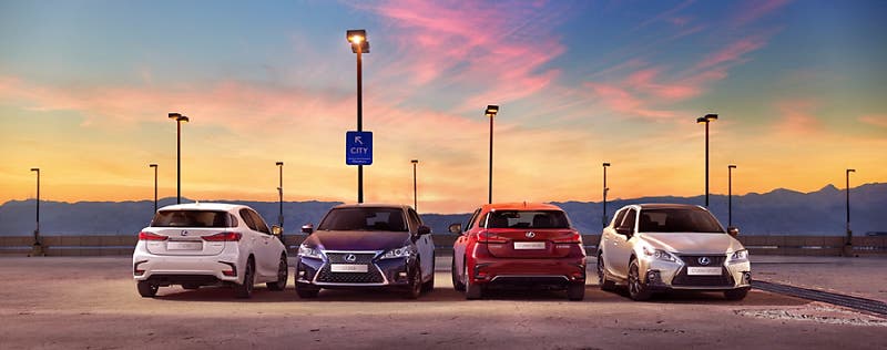 스핀들 그릴로 돌아온
렉서스의 컴팩트 해치백, CT200h