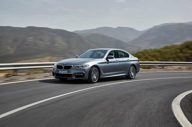 2017 BMW 5시리즈를
설명하는 숫자들