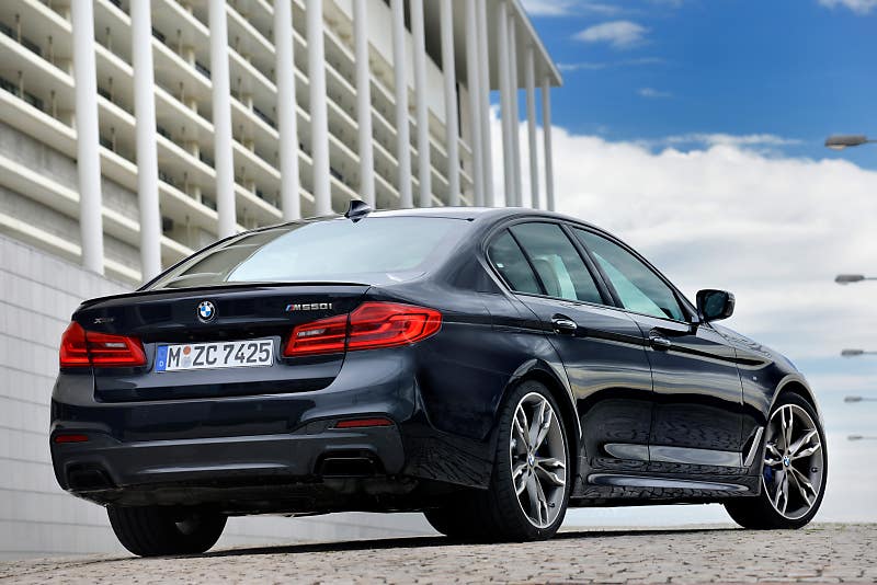 2017 BMW 5시리즈를
설명하는 숫자들