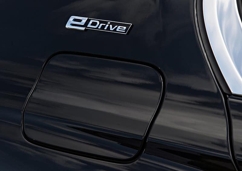 BMW PHEV 3종 공개, i퍼포먼스의 라인업 확장 전조