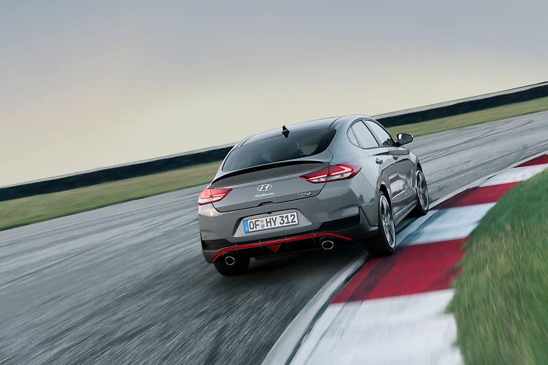 로마-파리 8분 18초에 주파? 현대차 i30 패스트백 N 깜짝 공개