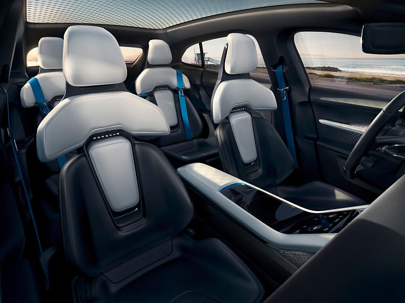 포르쉐, 전천후 전기차 미션 E 크로스 투리스모 프리미어 공개