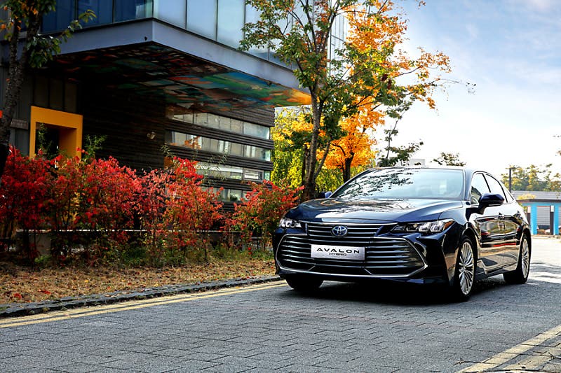 토요타 아발론 하이브리드,
캠리 대차 수요 노린다?