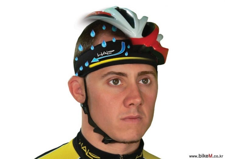 자전거 땀 눈 따가움