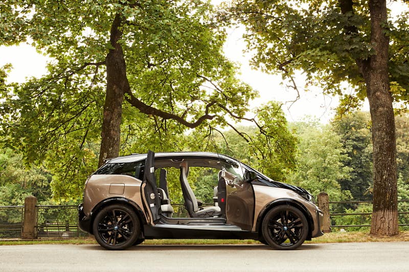 BMW i3 120Ah 출시,
최대 248km 주행가능
