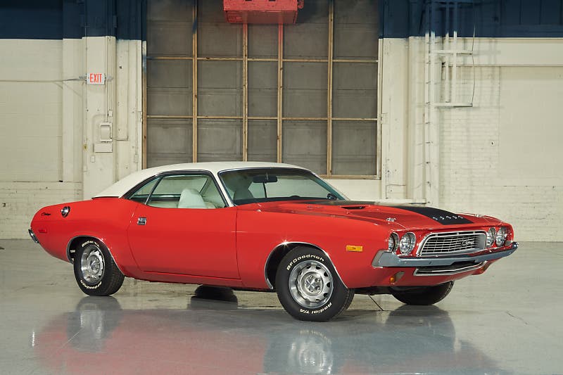 PGA골퍼 케빈 나, 우승 부상 '73 닷지 챌린저 캐디에게 선물