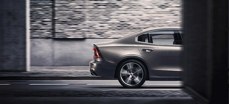 스웨디시 다이내믹의 현재, 볼보 S60 상륙