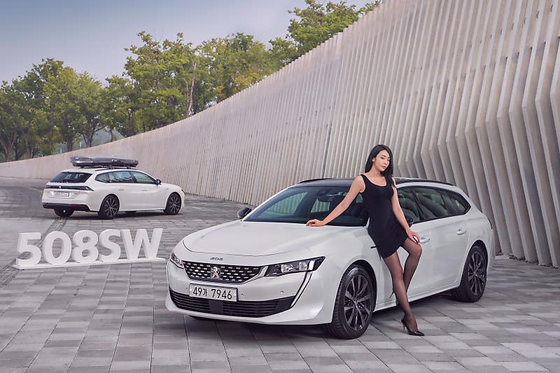 푸조의 유니크 아이템,
중형왜건 508 SW 국내 출시