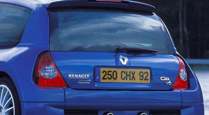 형보다 빠른 아우?
자동차 제조사의 ‘하극상’들