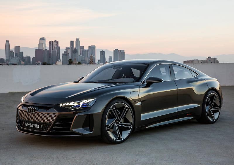 유럽 프리미엄 전기차의 이유 있는 지각! EQC & e-트론 & I-페이스