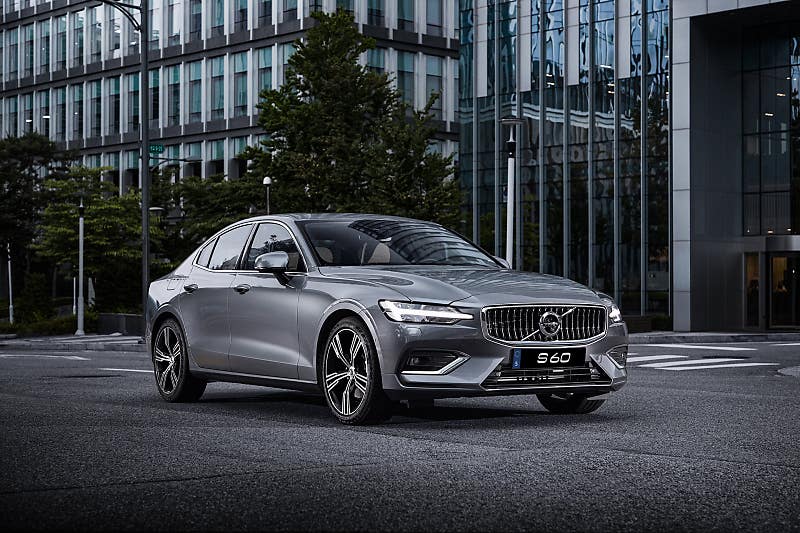 볼보 3세대 S60, 3시리즈∙C클래스와 다른 존재감으로 승부