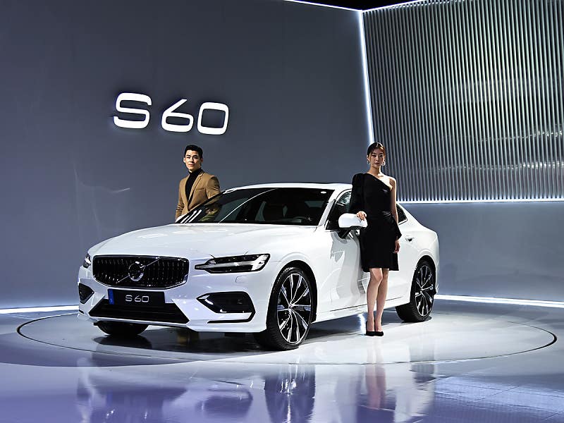 볼보 3세대 S60, 3시리즈∙C클래스와 다른 존재감으로 승부