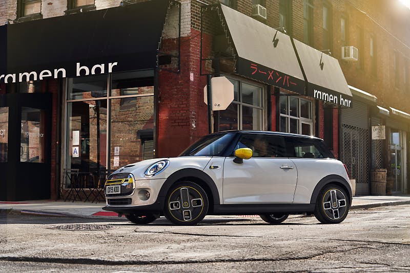 전기차 세계로 한걸음, 미니 쿠퍼SE, PHEV 컨트리맨 공개