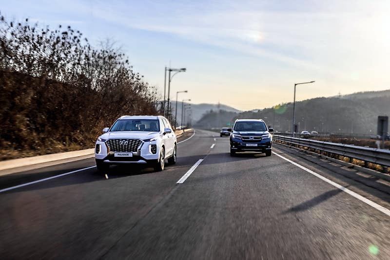 나의 친애하는 적, 현대차 팰리세이드 VS 혼다 파일럿