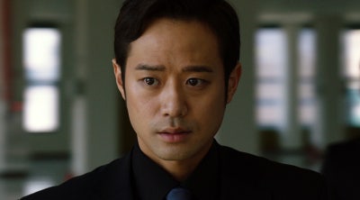 '얼굴없는 보스' 2019년에 이런 '조폭 우상화' 영화가 나오다니!
