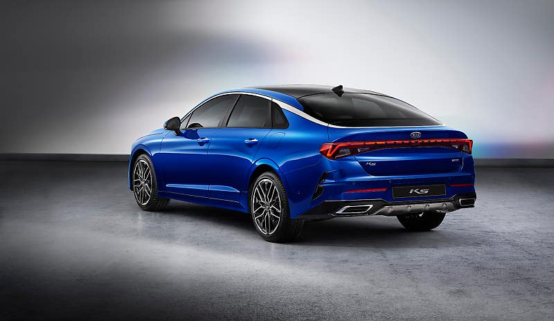 압도적인 디자인과 상품성의 조합,
3세대 K5 출시! 2,351만원부터