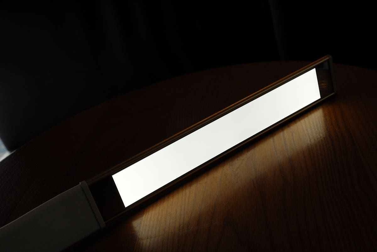 [타우스탠드DU-S7000]플렉시블 방향조절 색온도변경 밝기조절타이머 무선충전 심플하고 예쁜디자인 블루라이트 전자파동시차단 이케아 더좋은 LED스탠드 추천 3