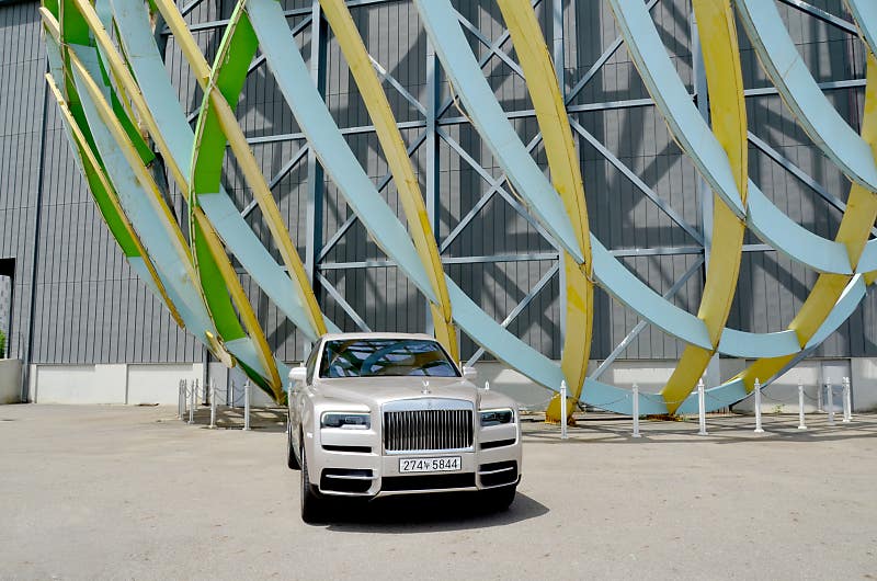 어나더 레벨 SUV 롤스로이스 컬리넌