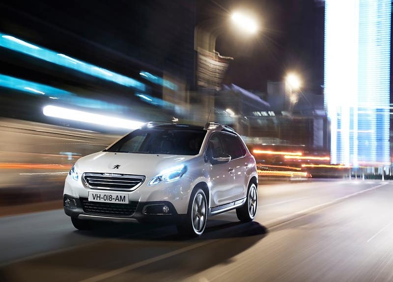 국내 출시 임박? 복합 연비 17.1km/L로 인증 통과한 푸조 2008