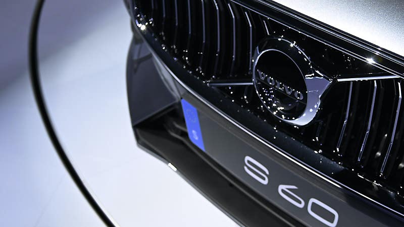 100%의 연인을 찾는 모험, 볼보 S60 T5 인스크립션