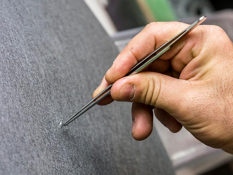 고급 인테리어 소재 알칸타라, 장마철 관리는 어떻게?