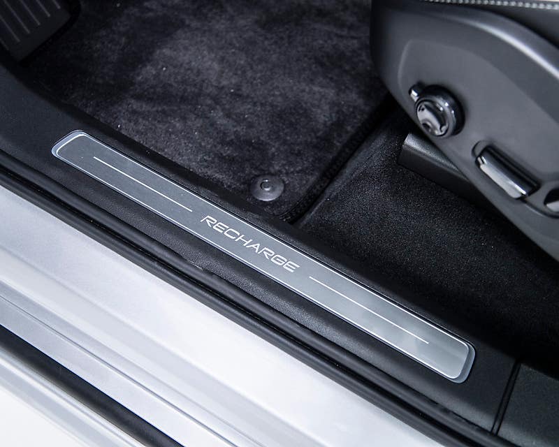 볼보 XC90·XC60 T8 R-디자인,
각각 9,290만 원, 7,100만 원 출시