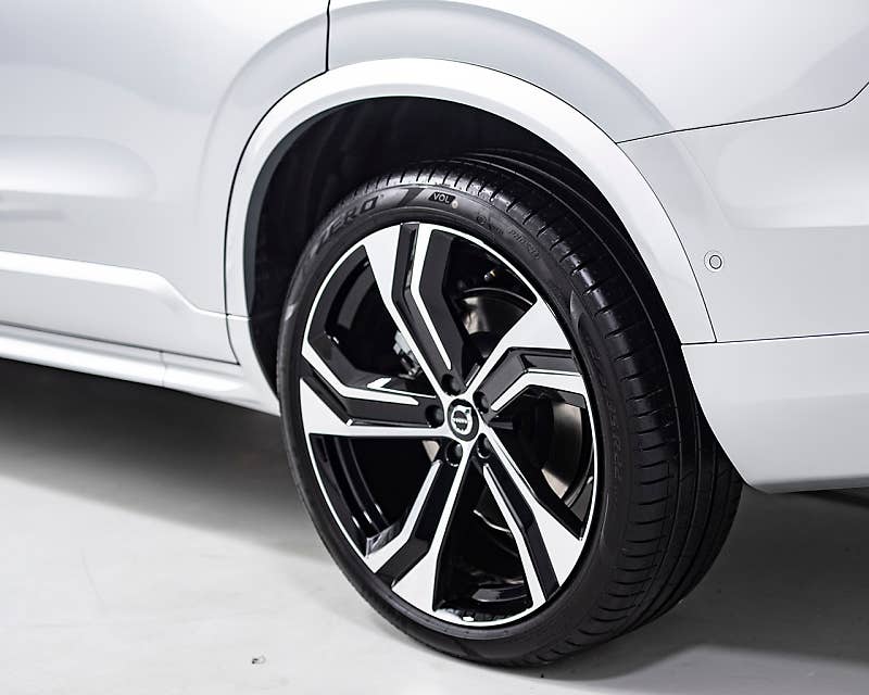 볼보 XC90·XC60 T8 R-디자인,
각각 9,290만 원, 7,100만 원 출시