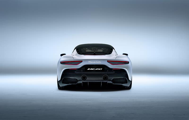 마세라티 MC12의 혈통 이어갈 MC20 출시, EV도 준비 중?