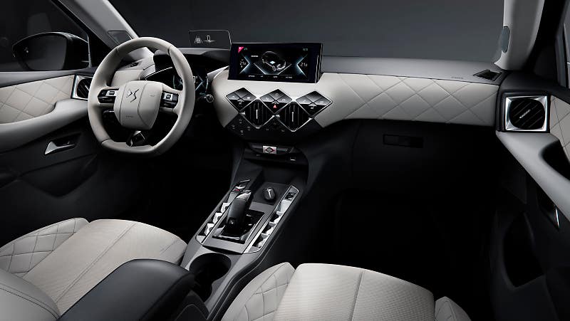 포뮬러 E의 기술력을 3,000만 원대로! DS 3 크로스백 E-텐스 공식 출시