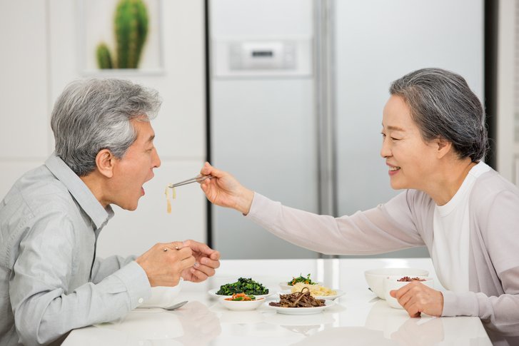 카레와 커피… 노인을 위한 식품 4