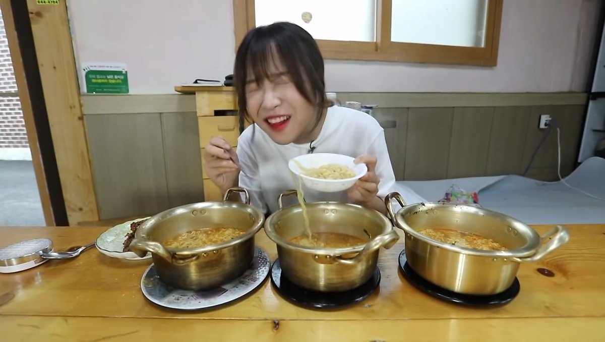 쯔양 복귀? 맞는거 하나 없던 욕지도 콩나물 신라면 먹방 8 %EC%A0%9C%EB%AA%A9 %EC%97%86%EC%9D%8C10