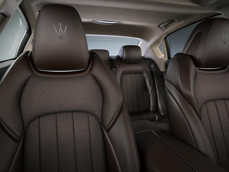 마세라티의 가장 호화스러운 4도어 세단과 함께한 서킷 투어