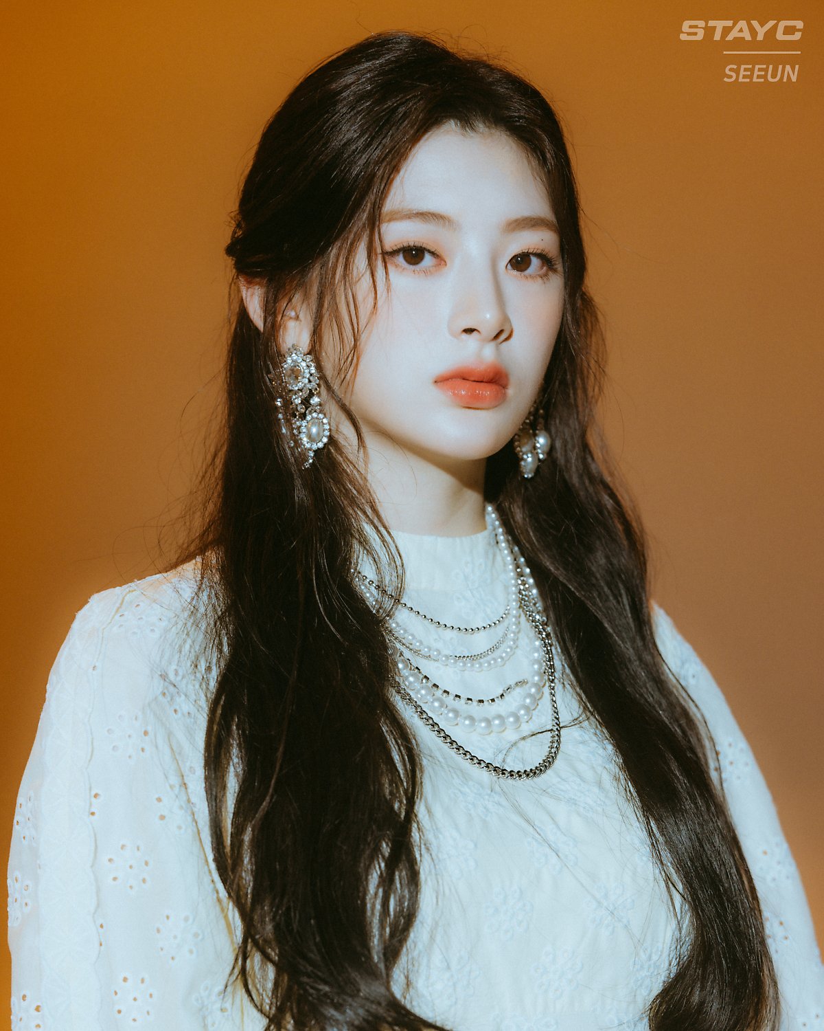 스테이씨 사진 모음! 수민, 시은, 아이사, 세은, 윤, 재이 프로필 4 EkMzPhBUYAE4Sl0