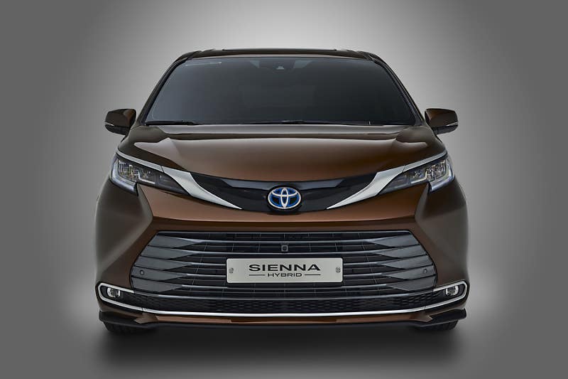 6,200만 원 E-Four & 6,400만 원 2WD,
토요타 뉴 시에나 뭘 살까?