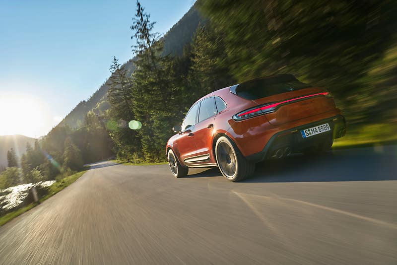 더 강하고 날카로운 포르쉐 신형 마칸 공개,한국에는 2022년 출시