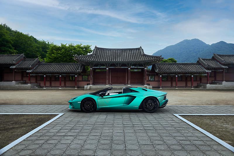 얼마나 팔렸길래? 람보르기니,
아벤타도르 S 로드스터 코리안 스페셜 시리즈 공개