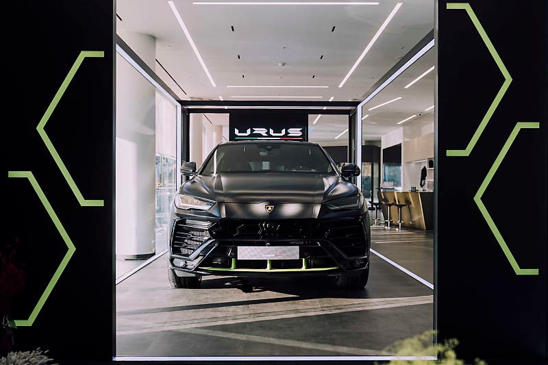 공개 3개월만에 한국 온 람보르기니 우루스 그라파이트 캡슐, 실물 느낌은?