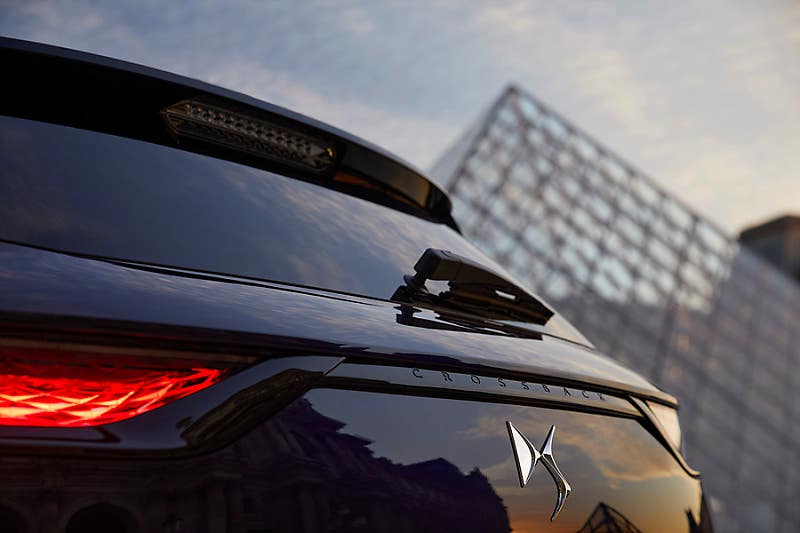 루브르 한국을 찾다,
DS7 크로스백 루브르 에디션 30대 한정 출시