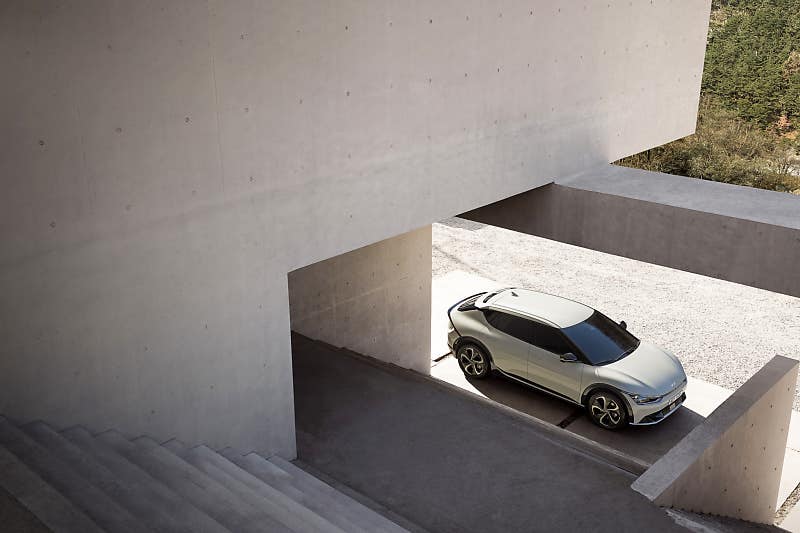 기아의 새로운 디자인 철학, 오퍼짓 유나이티드 적용한 첫 전용 전기차 EV6 디자인 공개