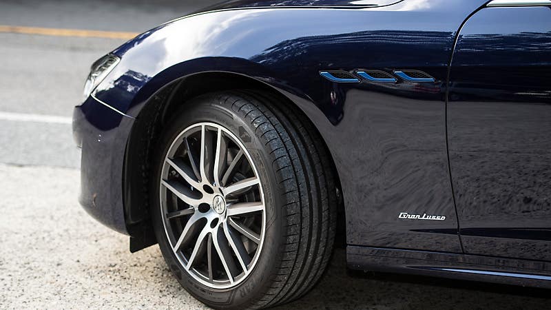 “이 연비로 하이브리드라고?” 마세라티 기블리 하이브리드의 진짜 가치는 따로 있다