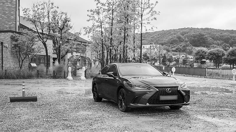 부족했던 0.2%를 채우는 덧칠, 렉서스 ES300h F-스포츠