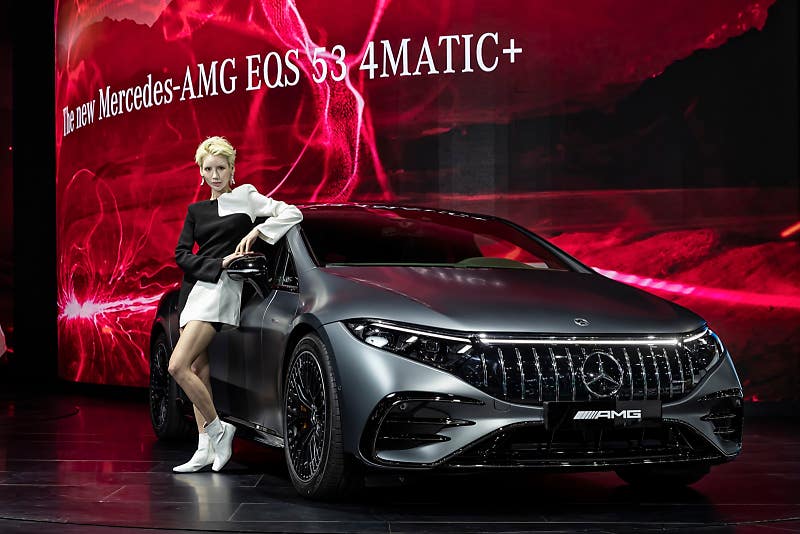 곧 길에서 만날 듯! 메르세데스 벤츠 더 뉴 EQS 고객 인도 시작